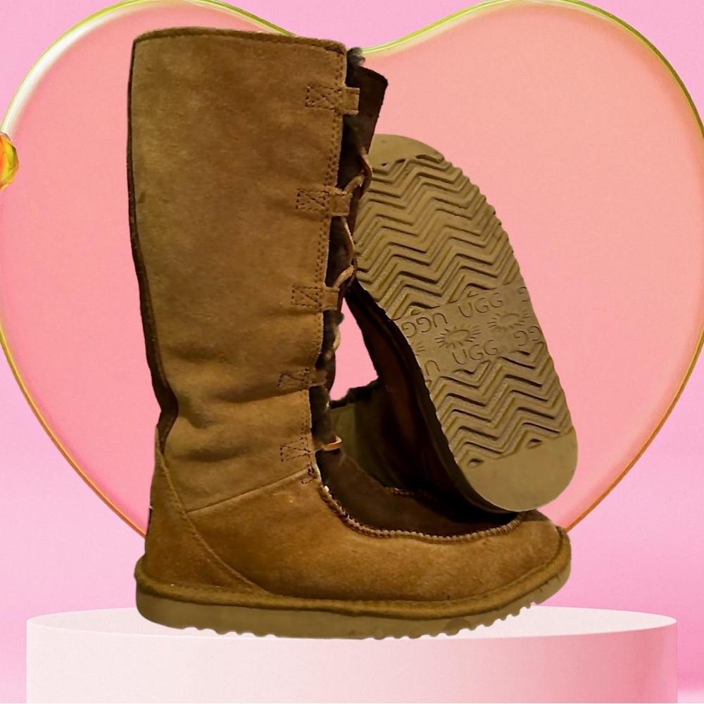 Size 7.5 UGGS Leather/Sheepskin Tie-Up Boots